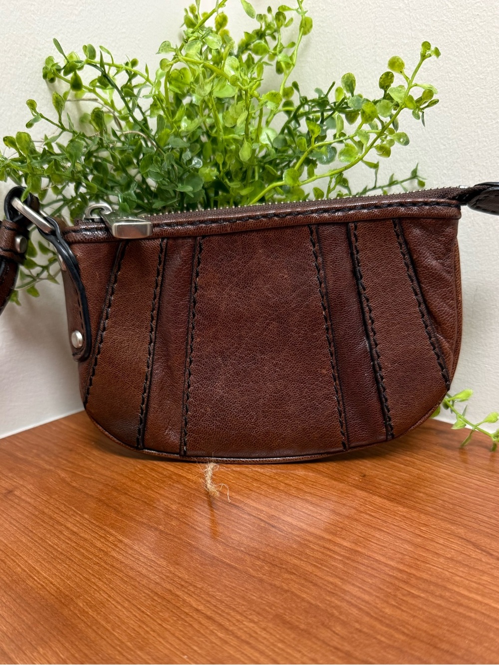 Fossil Brown Leather Zip Wristlet Clutch | Genuine Leather | Classic